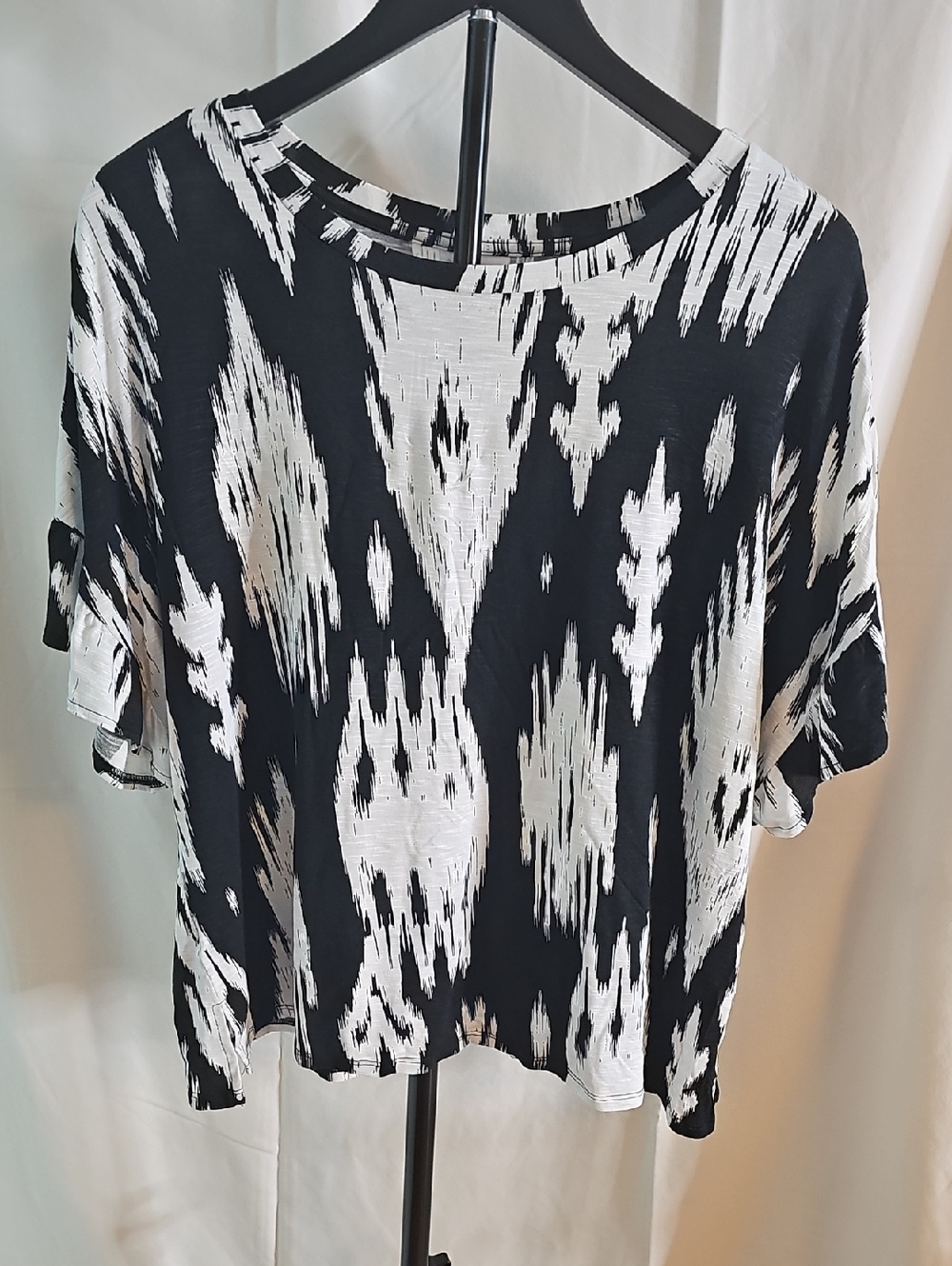 LuLaRoe Black and White Dahl